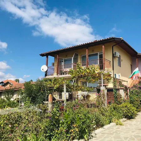 South Point, Guest house Rezovo