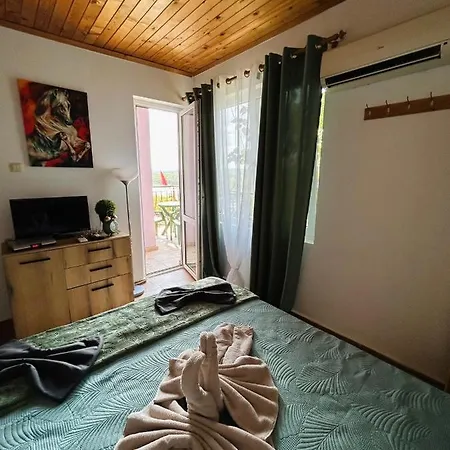 South Point, Guest house *